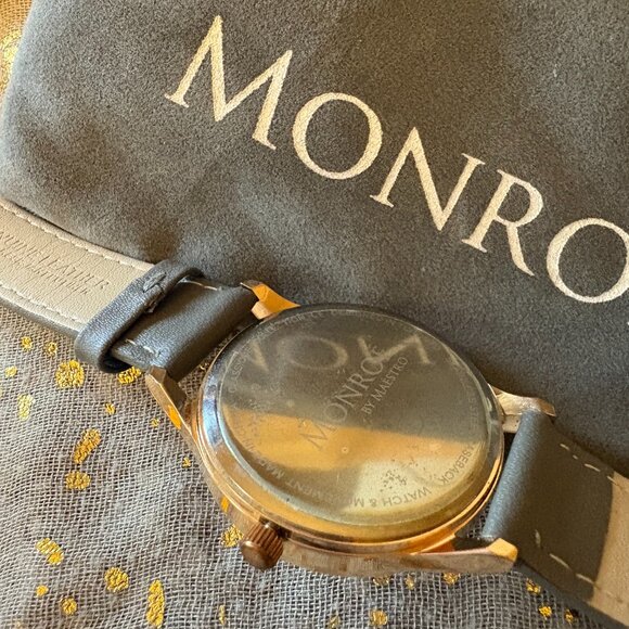 Monroé Classique Rose Gold & Gray Leather Watch – Timeless Minimalism - Picture 3 of 4